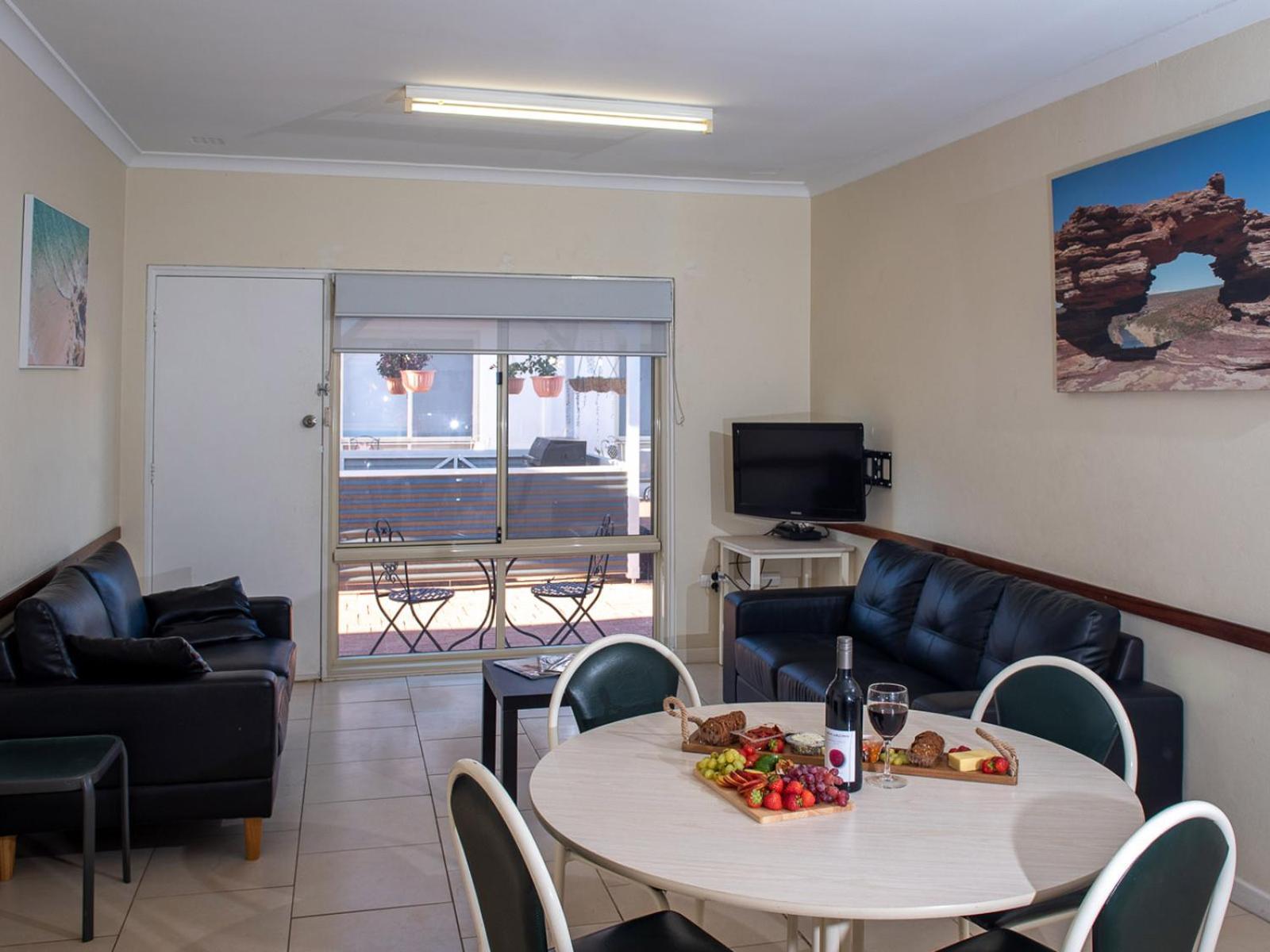 Api Pelican Beach Front Apartments カルバリ エクステリア 写真
